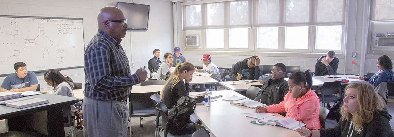 Undergraduate students in class at Detroit Mercy